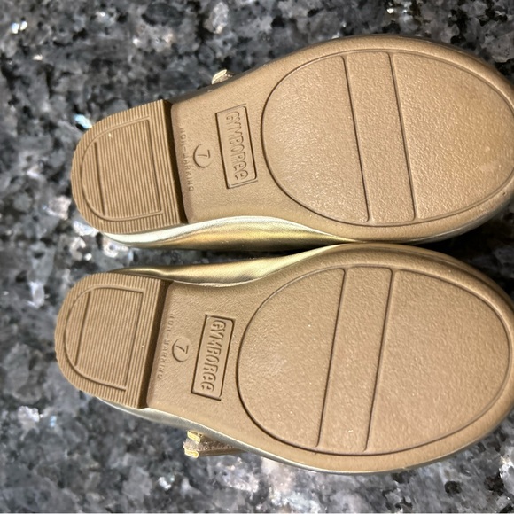 Adorable GymboreeToddler Girls Gold shoes, size 7 infant/toddler - Picture 3 of 4